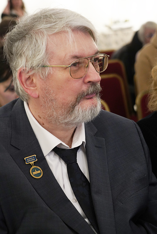 Владимир Емельянов


