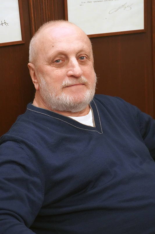 Евгений Линов