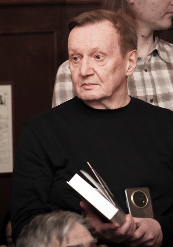 Владимир Костюшев