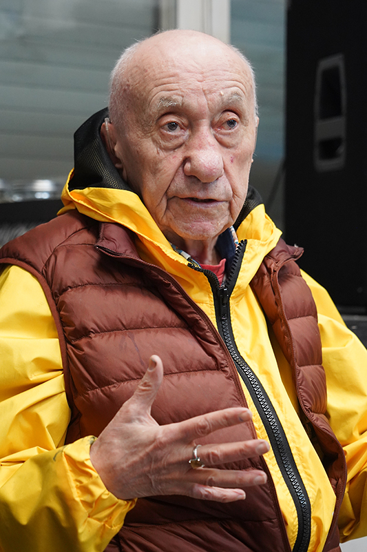 Анатолий Заславский