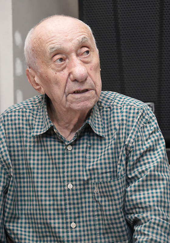 Анатолий Заславский
