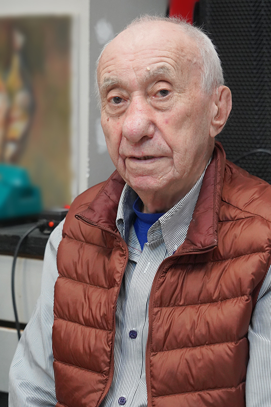 Анатолий Заславский